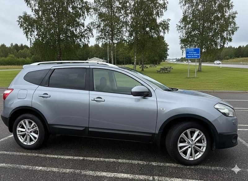 Begagnad Nissan Qashqai +2 150 HK (110 kW) 2012 SUV