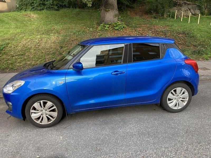 Blå Begagnad 2018 Suzuki Swift Halvkombi | 105 000 kr - Bild 1/4