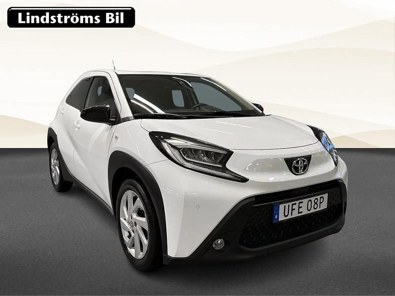 Begagnad Toyota Aygo X X-play 72 HK (52 kW) 2022 Vit SUV