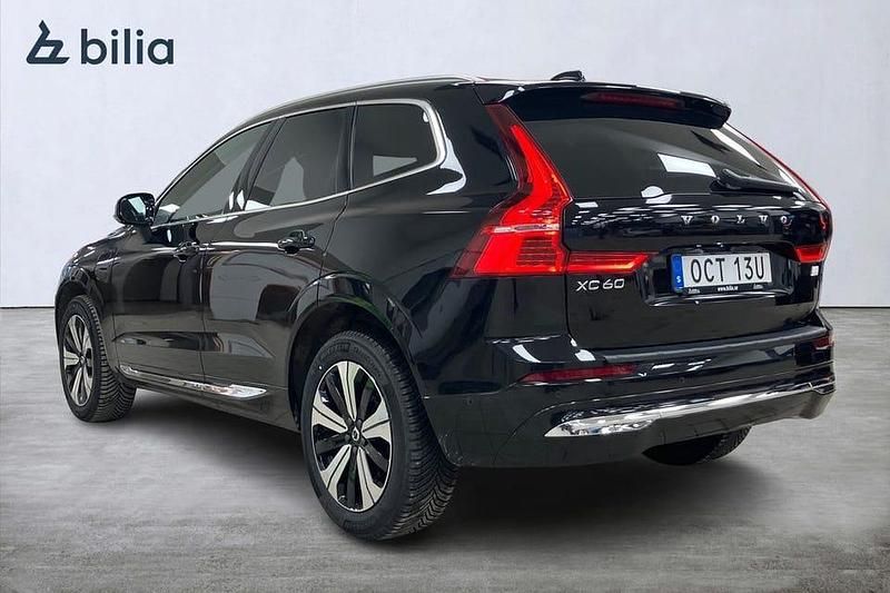 Begagnad Volvo XC60 Plus 355 HK (261 kW) 2022 Svart SUV