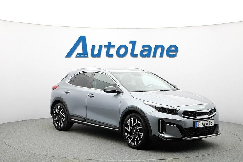 Grå Begagnad 2022 Kia XCeed Plus SUV | 229 900 kr (Marknadspris) - Bild 1/2