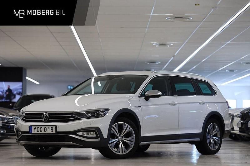 Vit Begagnad 2020 VW Passat Alltrack Kombi | 259 900 kr (Marknadspris) - Bild 1/3
