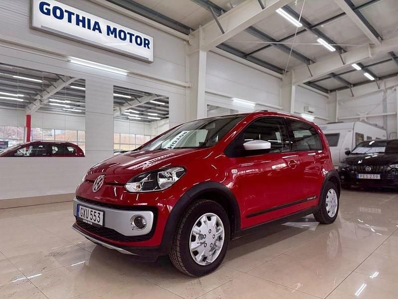 Begagnad VW up! 75 HK (55 kW) 2016 Röd Halvkombi