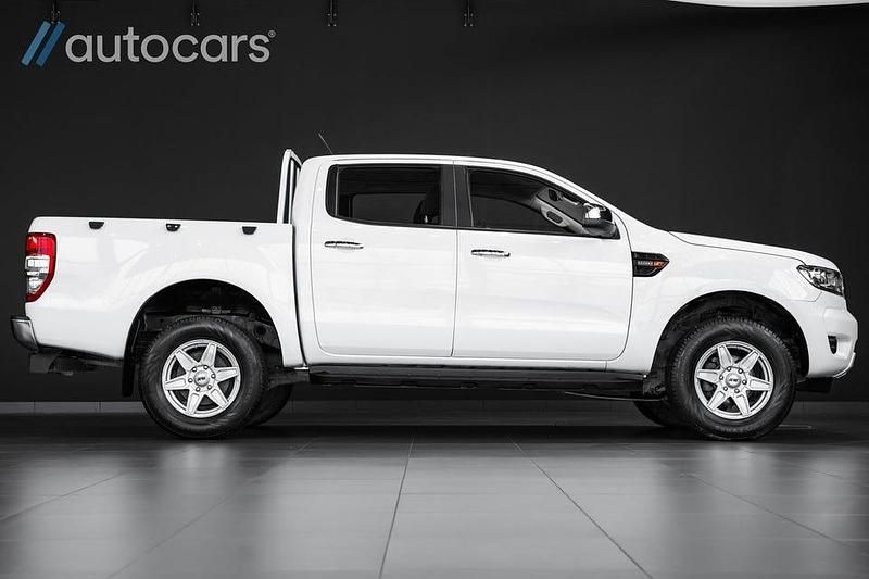 Vit Begagnad 2022 Ford Ranger Pickup | 498 750 kr (Lite dyr) - Bild 1/4