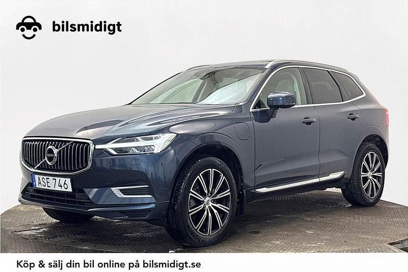 Mörkblå Begagnad 2018 Volvo XC60 Inscription SUV | 294 900 kr (Marknadspris) - Bild 1/3
