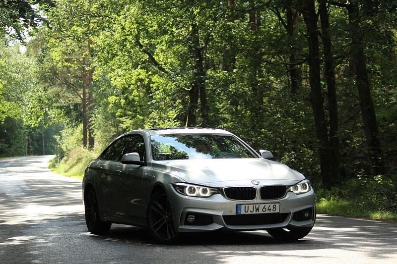 Silver Begagnad 2018 BMW 430 M Sport Sportkupé | 288 000 kr (Marknadspris) - Bild 1/4