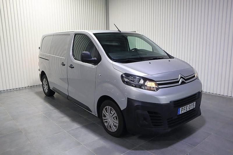 Begagnad Citroën Jumpy 122 HK (89 kW) 2017 Silver Minibuss