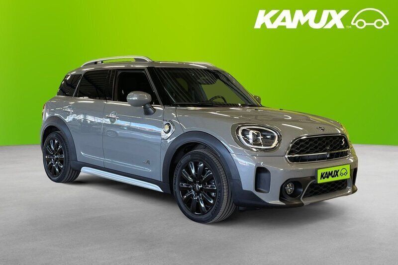 Silver/grå Begagnad 2023 Mini Countryman Essential SUV | 308 900 kr - Bild 1/4