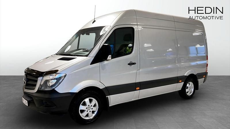 Svart Begagnad 2016 Mercedes 316 Van | 229 000 kr (Marknadspris) - Bild 1/4