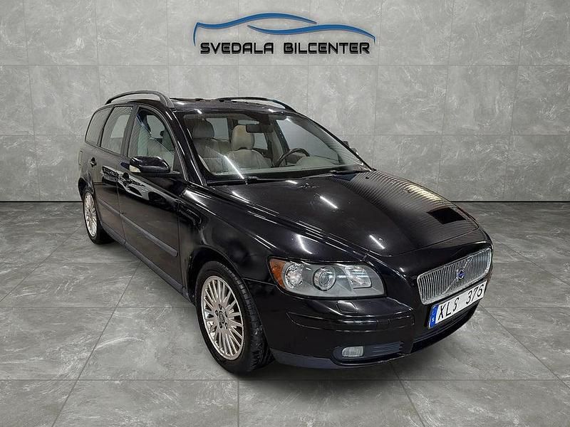 Svart Begagnad 2005 Volvo V50 Kombi | 29 900 kr (Marknadspris) - Bild 1/4