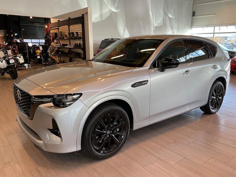 Grå Ny 2024 Mazda CX-60 Homura-Line SUV | 588 000 kr (Marknadspris) - Bild 1/4