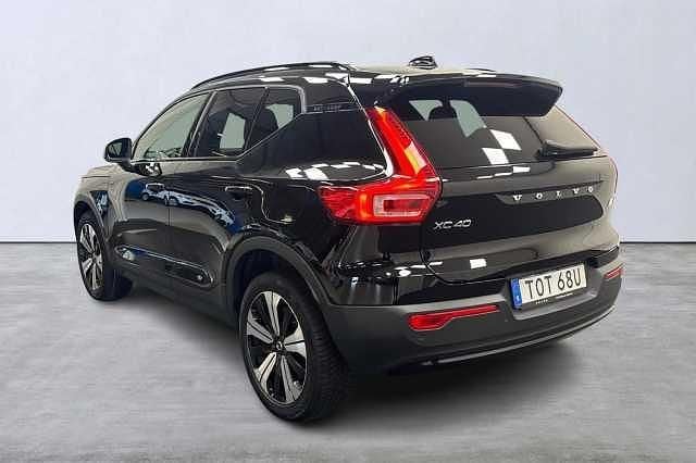 Begagnad Volvo XC40 Plus 185 kW (252 HK) 2022 Svart SUV
