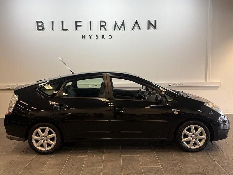 Svart Begagnad 2006 Toyota Prius Halvkombi | 59 900 kr - Bild 1/4