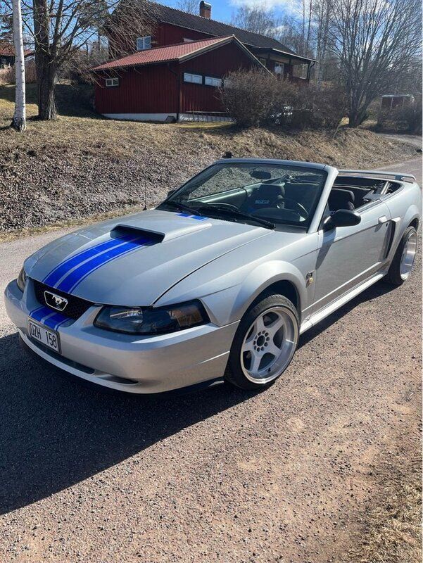 Silver Begagnad 2001 Ford Mustang GT Convertible Cab | 125 000 kr (Superpris) - Bild 1/4