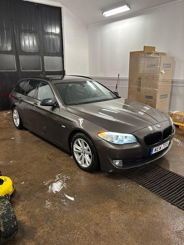 Begagnad 2013 BMW 520 Kombi | 85 000 kr (Bra pris) - Bild 1/4