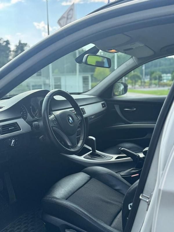 Begagnad BMW 320 184 HK (135 kW) 2012 Kombi