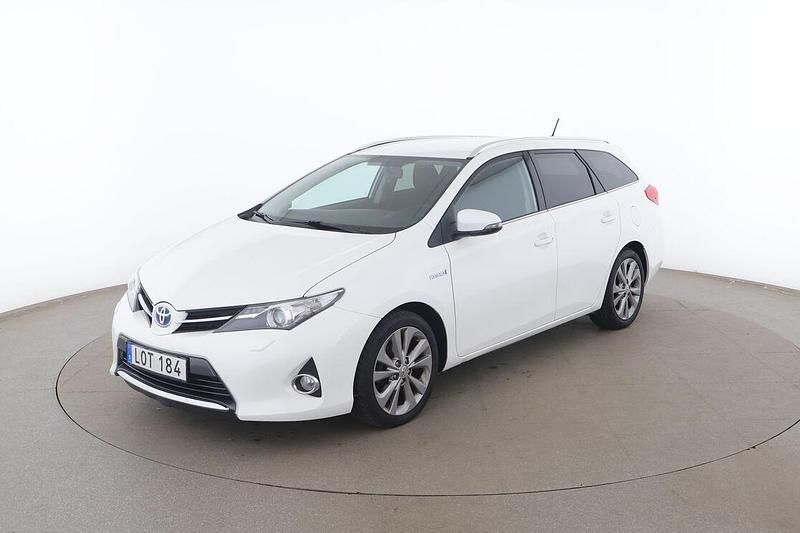 Vit Begagnad 2014 Toyota Auris Touring Sports Kombi | 137 000 kr (Marknadspris) - Bild 1/4