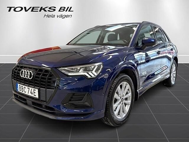 Blå Begagnad 2022 Audi Q3 Proline SUV | 329 900 kr (Lite dyr) - Bild 1/4