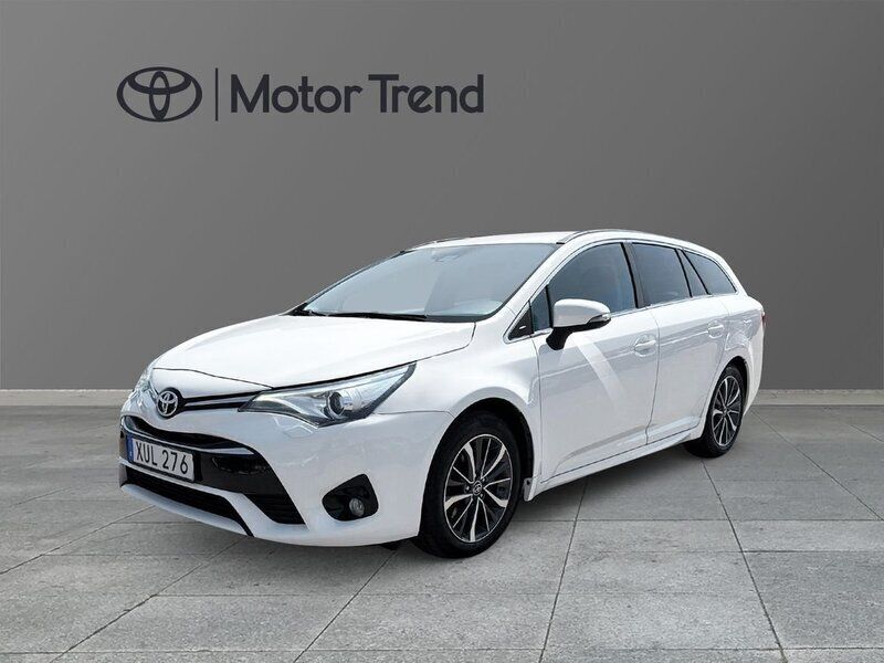 Vit Begagnad 2016 Toyota Avensis Active Kombi | 109 000 kr (Marknadspris) - Bild 1/4