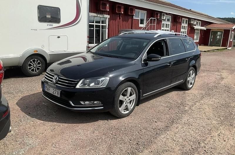 Svart Begagnad 2013 VW Passat Kombi | 45 000 kr (Superpris) - Bild 1/4