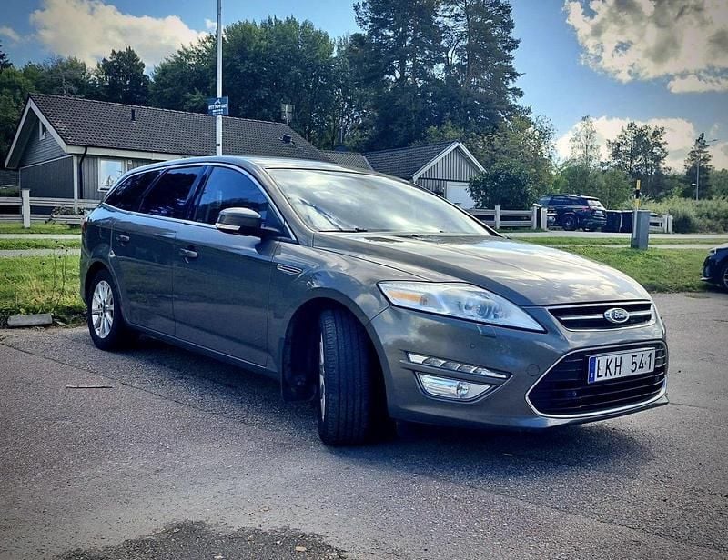 Brun Begagnad 2011 Ford Mondeo Business Edition Kombi | 42 900 kr (Bra pris) - Bild 1/4