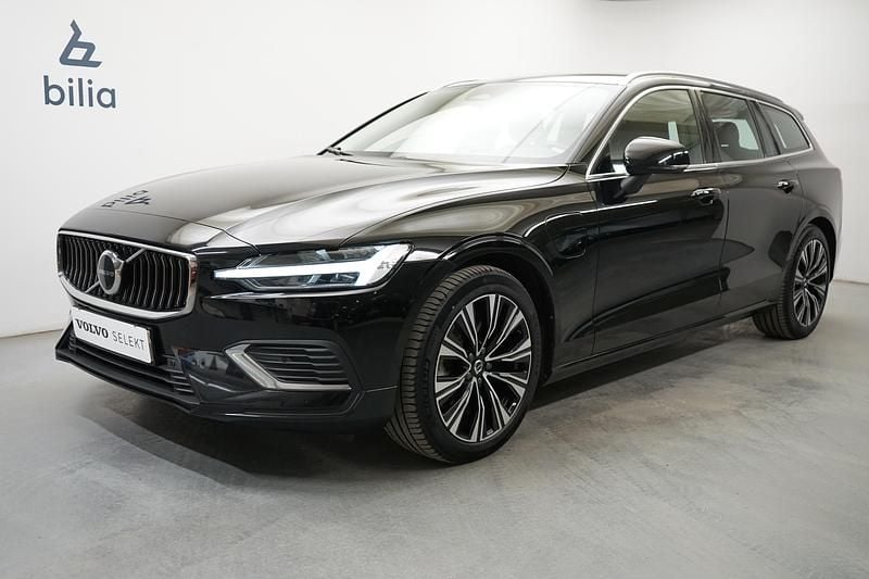 Svart Begagnad 2022 Volvo V60 Core Kombi | 359 900 kr (Marknadspris) - Bild 1/3