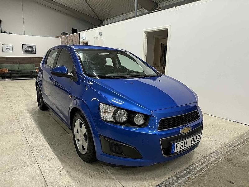 Begagnad Chevrolet Aveo 86 HK (63 kW) 2013 Blå Halvkombi