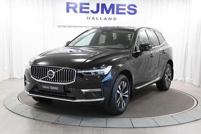 Svart Begagnad 2023 Volvo XC60 Core SUV | 434 500 kr (Marknadspris) - Bild 1/4