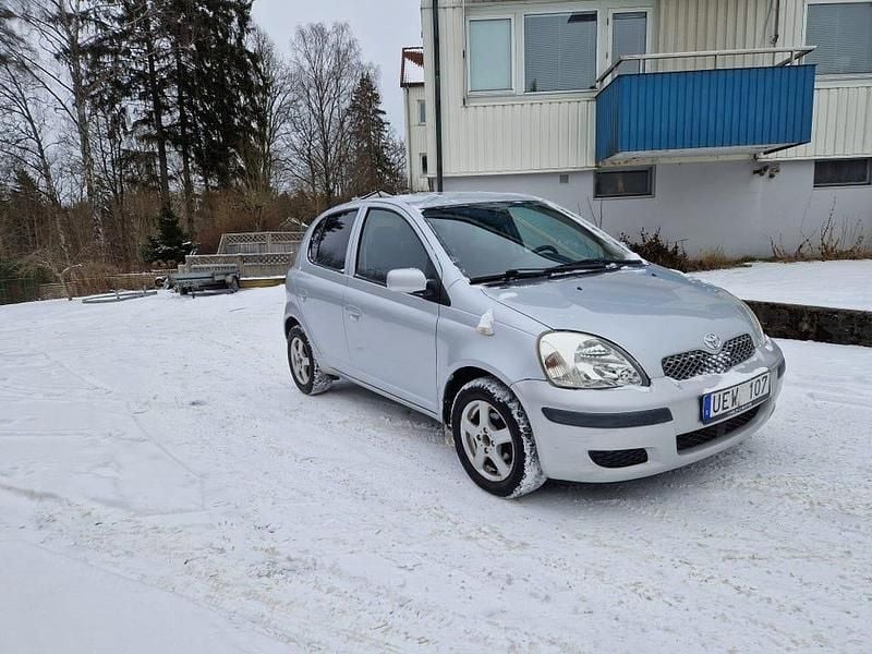 Begagnad Toyota Yaris 65 HK (47 kW) 2003