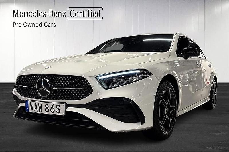 Begagnad Mercedes A250 AMG 163 HK (119 kW) 2023 Vit Halvkombi