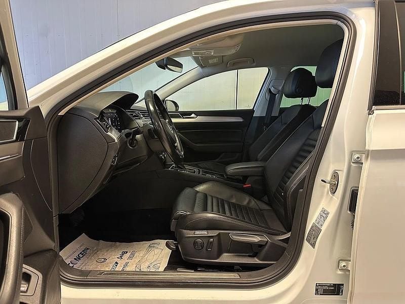 Begagnad VW Passat GT 190 HK (139 kW) 2018 Vit Kombi