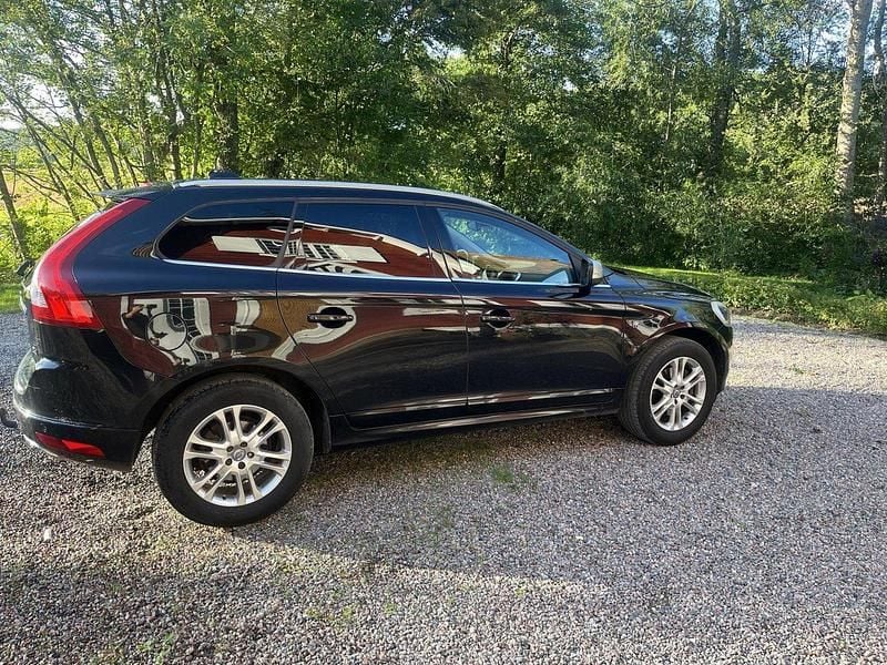 Svart Begagnad 2015 Volvo XC60 Ocean Race SUV | 120 000 kr (Bra pris) - Bild 1/4