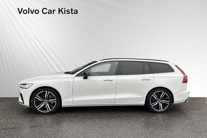 Begagnad Volvo V60 R-Design 344 HK (253 kW) 2022 Vit Kombi