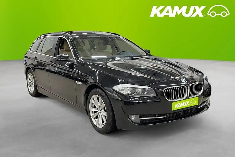 Svart Begagnad 2013 BMW 520 Kombi | 138 900 kr (Lite dyr) - Bild 1/4