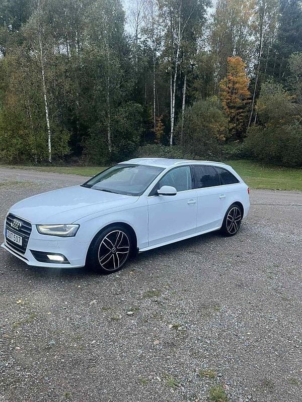 Vit Begagnad 2013 Audi A4 Kombi | 70 000 kr (Marknadspris) - Bild 1/4