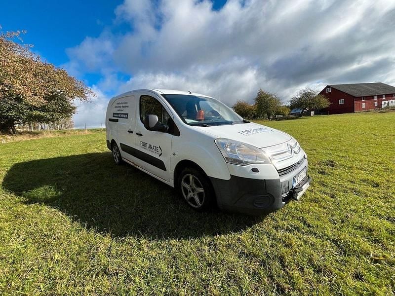 Vit Begagnad 2010 Citroën Berlingo Minibuss | 1 000 kr (Superpris) - Bild 1/4