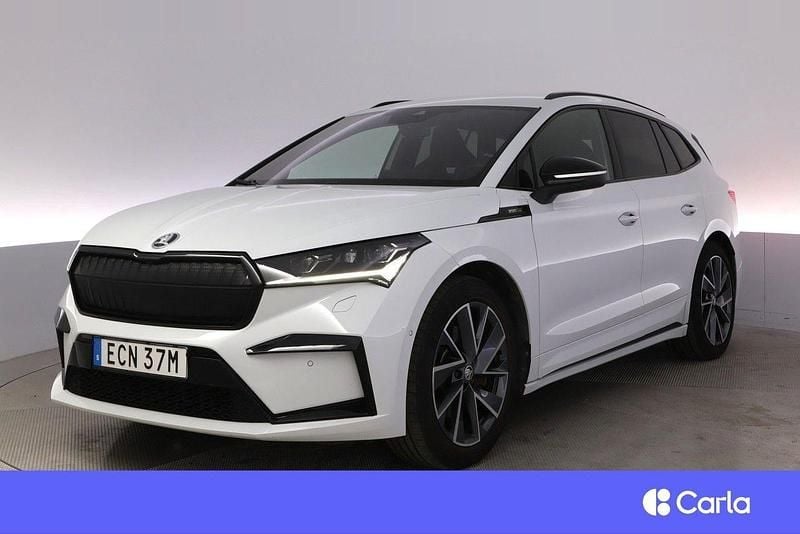 Vit Begagnad 2022 Skoda Enyaq iV SportLine SUV | 407 900 kr (Marknadspris) - Bild 1/4