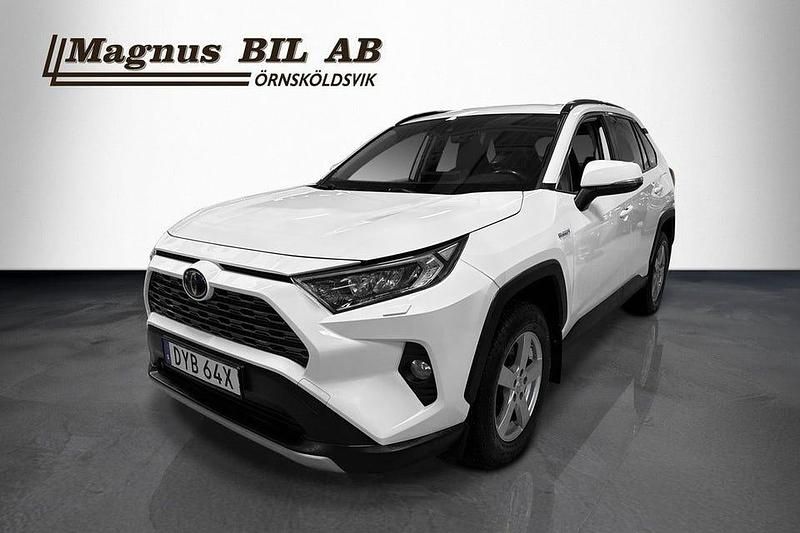 Vit Begagnad 2021 Toyota RAV4 Hybrid Active SUV | 269 900 kr (Marknadspris) - Bild 1/4