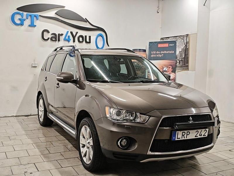 Begagnad Mitsubishi Outlander 156 HK (114 kW) 2011 Brun SUV