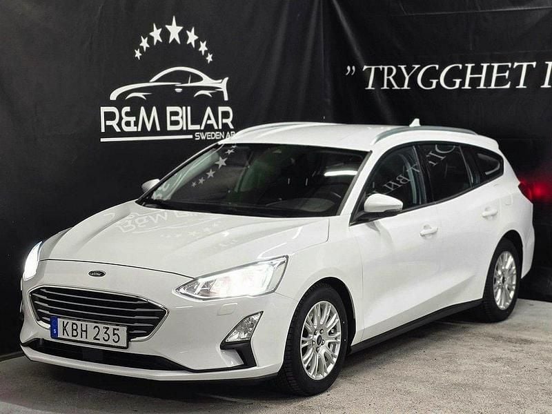 Vit Begagnad 2018 Ford Focus Kombi | 99 800 kr (Dyr) - Bild 1/4