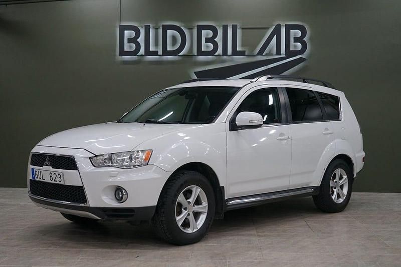 Begagnad Mitsubishi Outlander 156 HK (114 kW) 2010 Vit SUV
