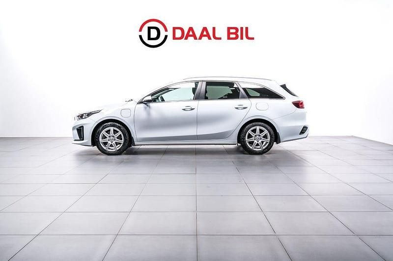 Vit Begagnad 2021 Kia Ceed Sportswagon Advance Kombi | 198 700 kr (Lite dyr) - Bild 1/4