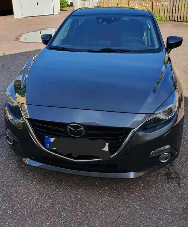 Grå Begagnad 2015 Mazda 3 Inclusive Halvkombi | 59 000 kr (Marknadspris) - Bild 1/3