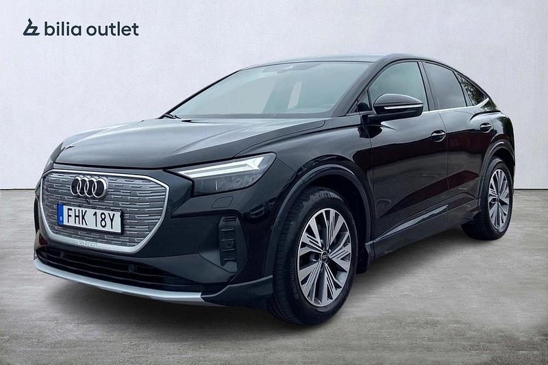 Svart Begagnad 2023 Audi Q4 Sportback e-tron Comfort SUV | 354 900 kr - Bild 1/3