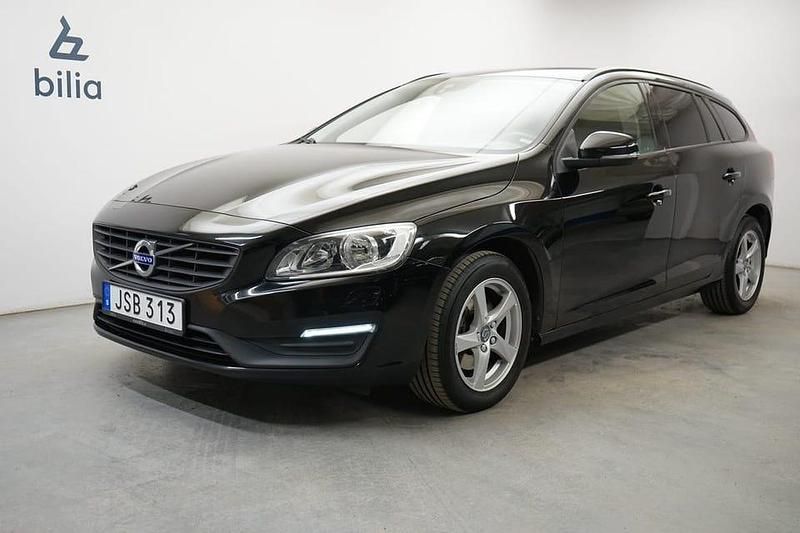 Svart Begagnad 2016 Volvo V60 Kinetic Kombi | 129 900 kr (Bra pris) - Bild 1/3