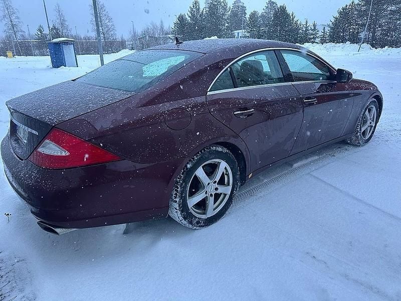 Begagnad Mercedes CLS320 224 HK (164 kW) 2008 Röd Sportkupé