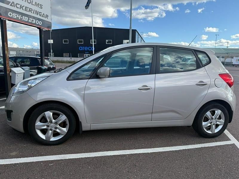 Begagnad 2011 Kia Venga Halvkombi | 37 900 kr (Marknadspris) - Bild 1/4