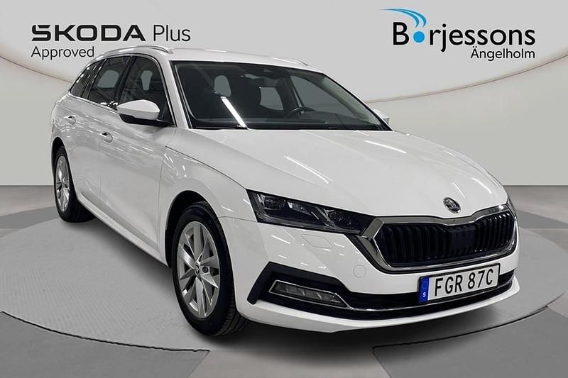 Vit Begagnad 2020 Skoda Octavia Kombi | 239 000 kr (Lite dyr) - Bild 1/4