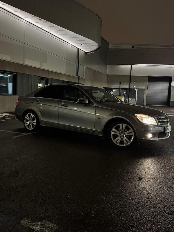 Begagnad Mercedes C200 184 HK (135 kW) 2010