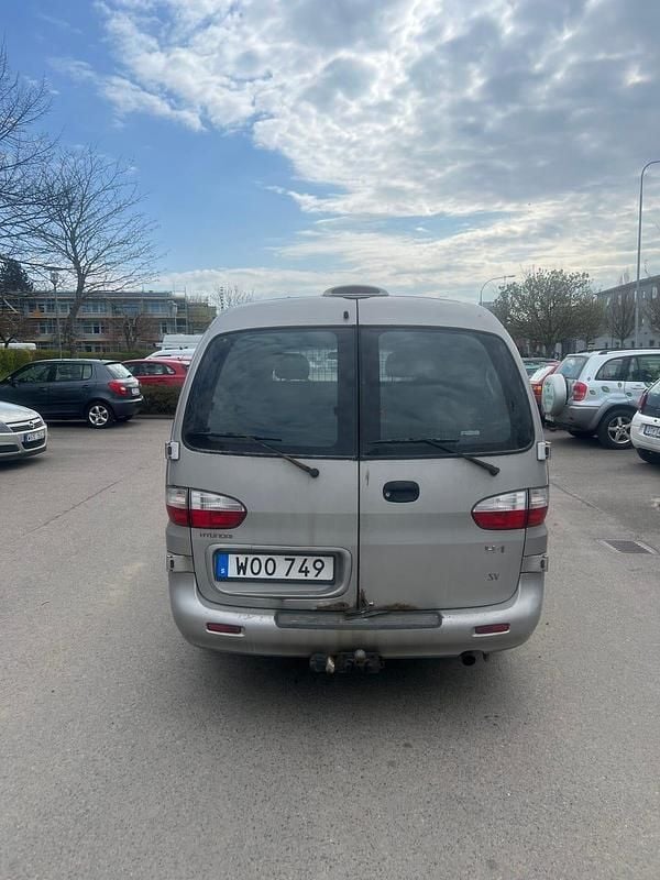 Begagnad Hyundai H-1 100 HK (73 kW) 2005 Minibuss